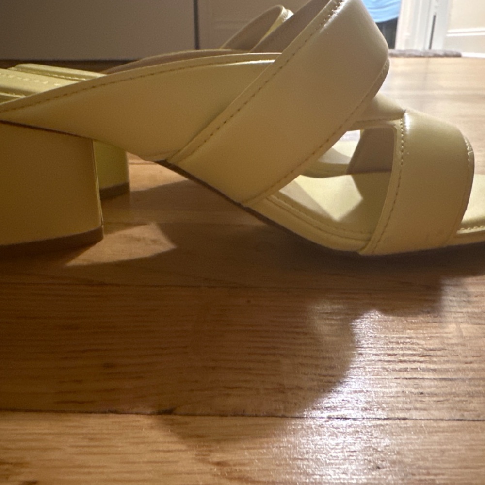 shoes - Picture 2 of 2